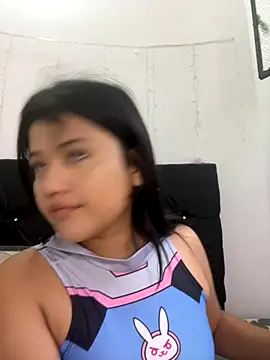 Snapshot of alisson_carolina73 chatting on 11.19.25 alisson carolina73 online show from 11.19.25