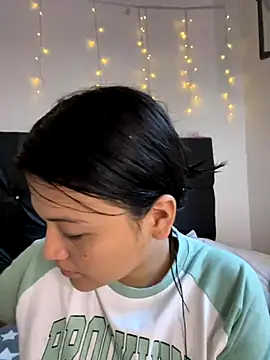 Snapshot of alisson_carolina73 chatting on 11.22.25 alisson carolina73 online show from 11.22.25