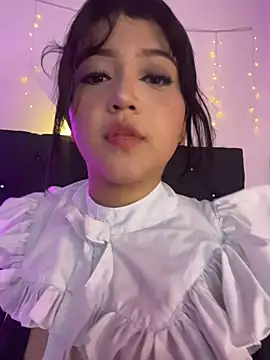 Snapshot of alisson_carolina73 chatting on 12.18.25 alisson carolina73 online show from 12.18.25