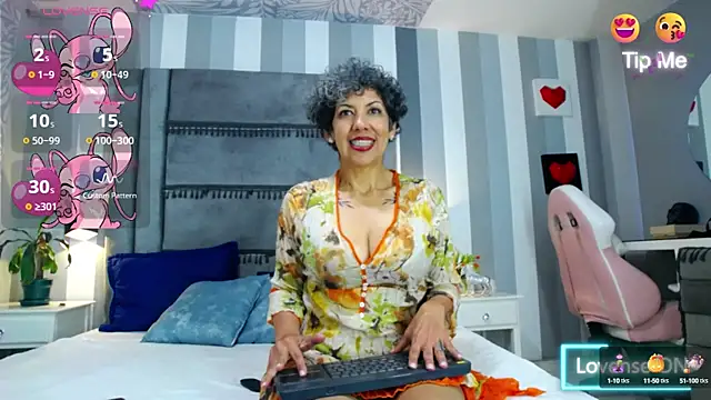 Julianewell online show from 01.23.25