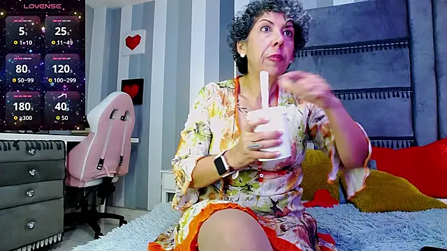 Julianewell online show from 04.01.26