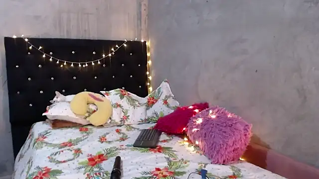 Snapshot of GeovannaFranco chatting on 02.26.25 GeovannaFranco online show from 02.26.25