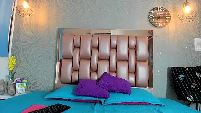 Snapshot of KOURTNEY-- chatting on 02.21.26 KOURTNEY-- online show from 02.21.26