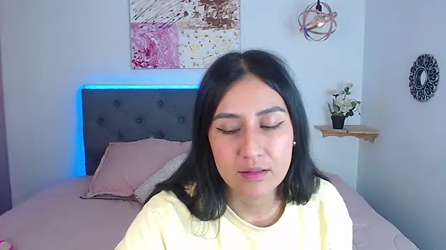 mia aira online show from 02.11.25