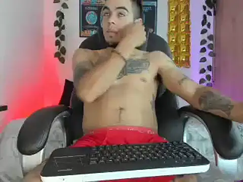 Snapshot of mikee_scooth chatting on 02.06.25 mikee scooth online show from 02.06.25