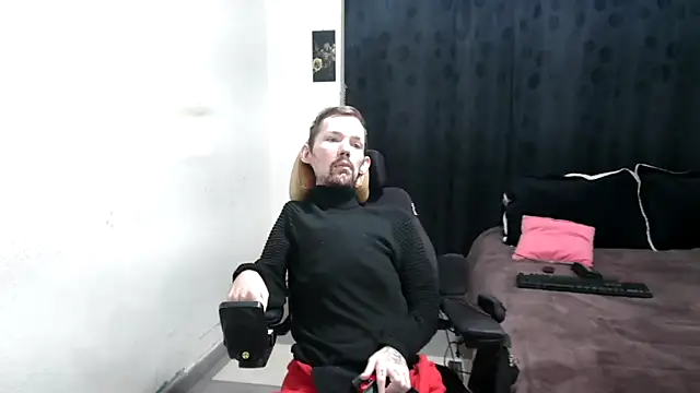 Snapshot of Sophia_and_Thomas chatting on 03.01.25 Sophia and Thomas online show from 03.01.25