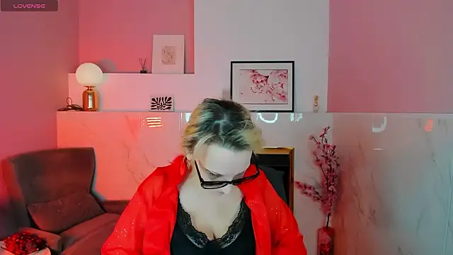 Snapshot of Queen_Anna_ chatting on 02.27.26 Queen Anna online show from 02.27.26