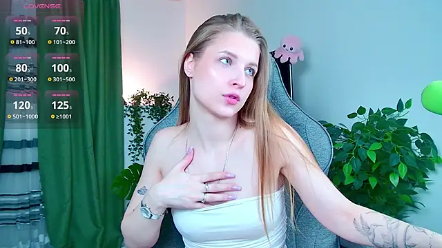 CuteMousee online show from 12.20.25