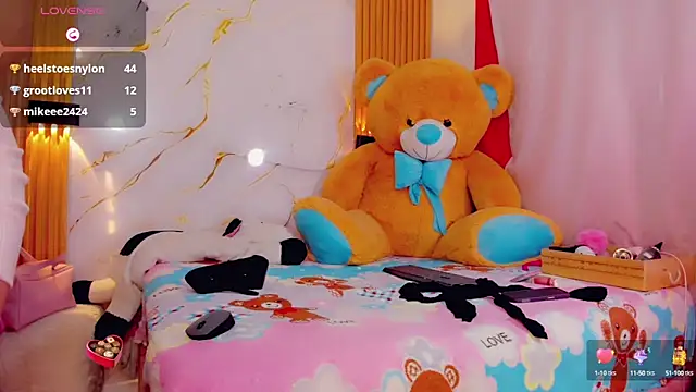 Snapshot of BrendaSquirtx chatting on 02.15.25 BrendaSquirtx online show from 02.15.25