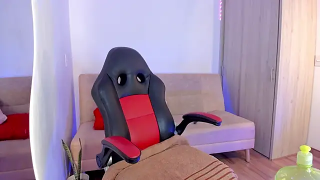 Snapshot of Sweetluna__ chatting on 03.13.25 Sweetluna online show from 03.13.25