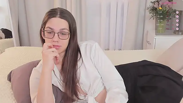 Alfreda Mills online show from 12.04.25