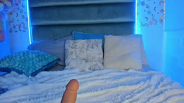 MelodiLovee  online show from 12.24.24