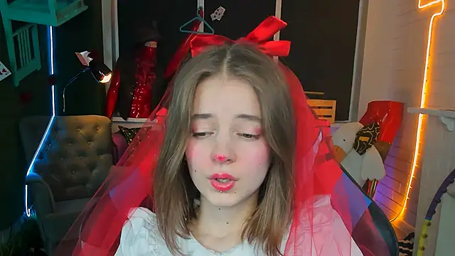 TinaDavil online show from 02.13.25