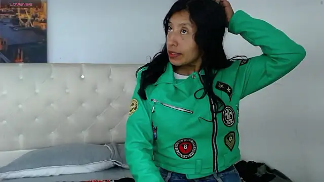 Snapshot of karolinee_66_ chatting on 12.06.24 karolinee 66 online show from 12.06.24