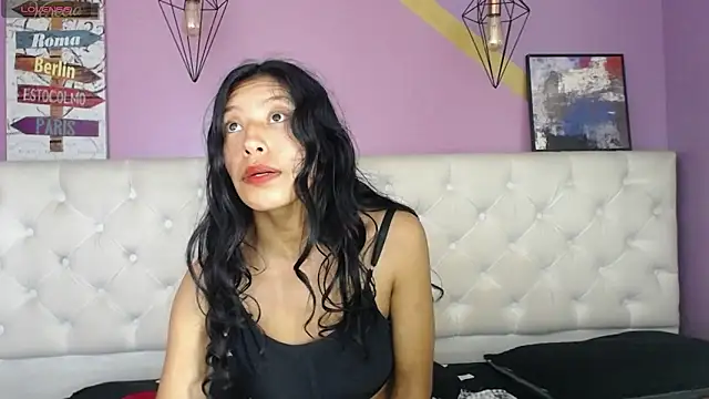 Snapshot of karolinee_66_ chatting on 12.07.24 karolinee 66 online show from 12.07.24