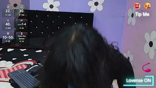 karolinee 66  online show from 03.07.26