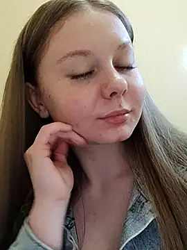 Snapshot of Ekaterina27 chatting on 03.18.25 Ekaterina27 online show from 03.18.25