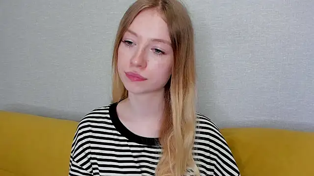 minidivaa  online show from 02.26.25