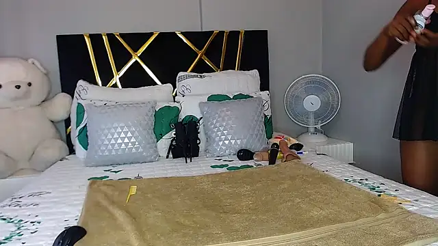 MissBigNipples online show from 02.21.25