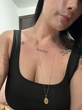 Libia James online show from 03.17.26