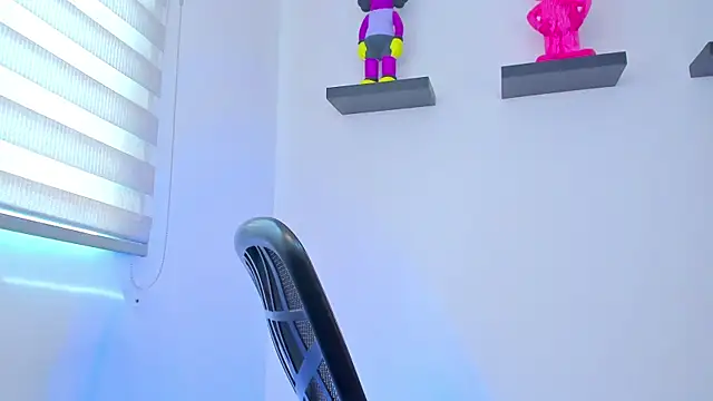 Gangster Girl online show from 12.29.24