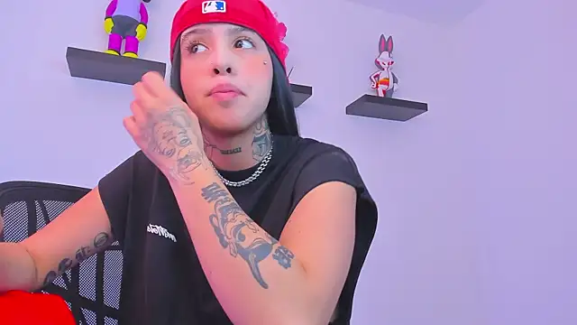 Gangster Girl online show from 03.05.25