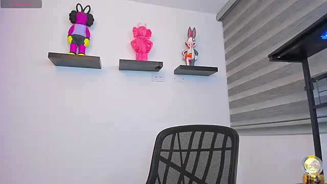 Gangster Girl online show from 04.07.26