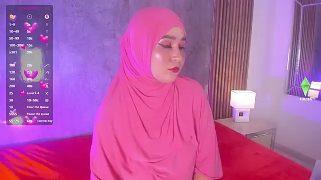 Snapshot of SamiQuest chatting on 11.20.25 SamiQuest online show from 11.20.25