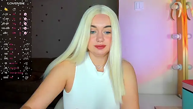 Maya Willis online show from 01.12.25