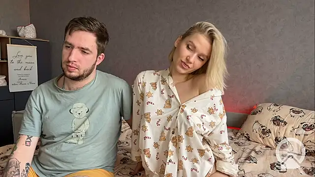 Snapshot of Adelovenick chatting on 12.15.24 Adelovenick online show from 12.15.24