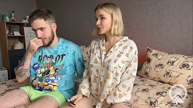 Snapshot of Adelovenick chatting on 12.30.24 Adelovenick online show from 12.30.24