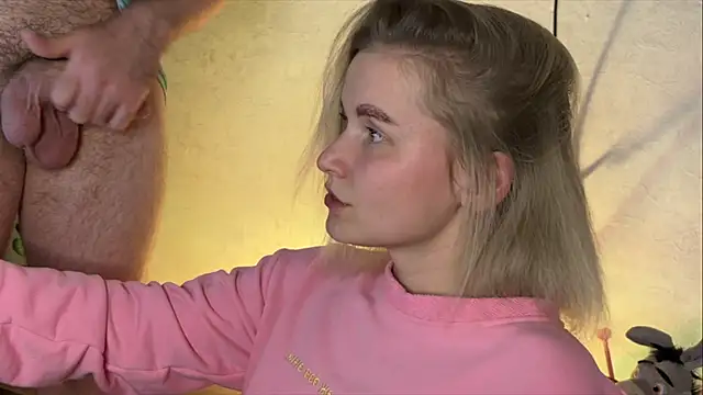 Snapshot of Adelovenick chatting on 03.21.25 Adelovenick online show from 03.21.25