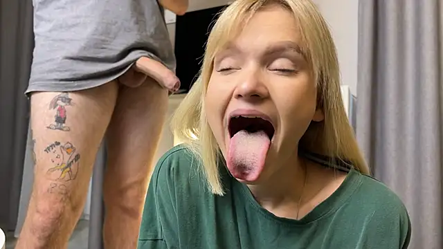 Snapshot of Adelovenick chatting on 09.11.25 Adelovenick online show from 09.11.25