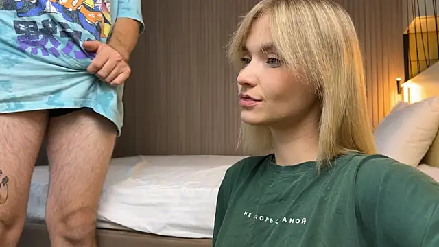 Snapshot of Adelovenick chatting on 09.23.25 Adelovenick online show from 09.23.25