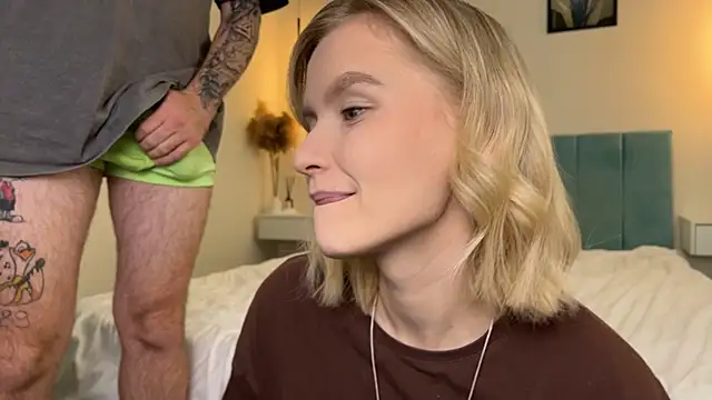 Snapshot of Adelovenick chatting on 11.23.25 Adelovenick online show from 11.23.25