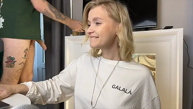 Snapshot of Adelovenick chatting on 11.27.25 Adelovenick online show from 11.27.25