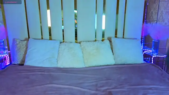 Daisy Delight online show from 11.30.25