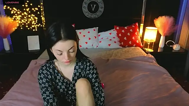 Daisy Delight online show from 03.02.26