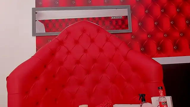 SARAFOXX  online show from 02.19.25