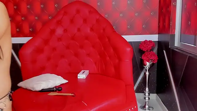 SARAFOXX  online show from 03.20.25