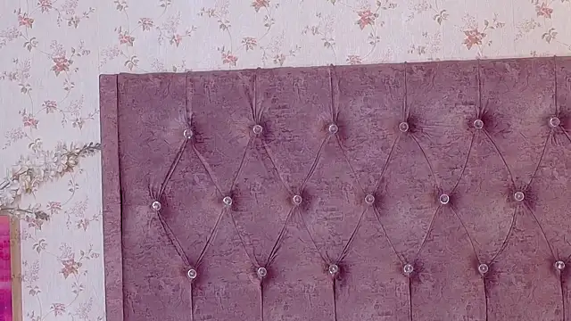 AvrillThomas online show from 12.17.25