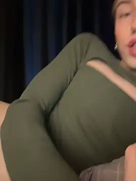 Avril Pearly  online show from 12.19.24