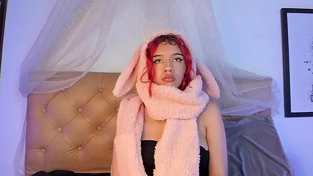 Snapshot of Redpandaa_ chatting on 12.28.24 Redpandaa online show from 12.28.24