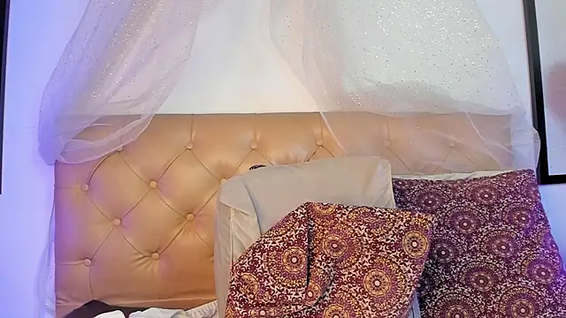 Snapshot of Redpandaa_ chatting on 01.11.25 Redpandaa online show from 01.11.25