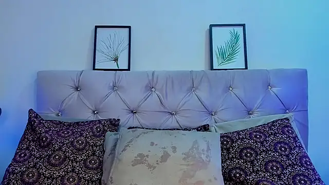 Snapshot of Redpandaa_ chatting on 02.05.25 Redpandaa online show from 02.05.25