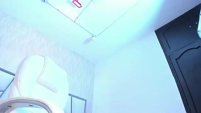 Victoriaa millers online show from 04.06.26