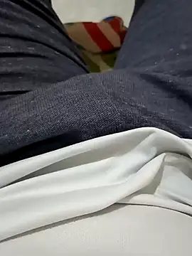 Snapshot of beautiful_hands_ chatting on 01.30.25 beautiful hands online show from 01.30.25