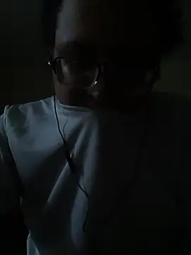 Snapshot of beautiful_hands_ chatting on 11.23.25 beautiful hands online show from 11.23.25