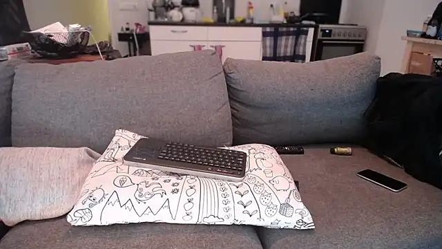 P4RtYBOII92 online show from 09.17.25