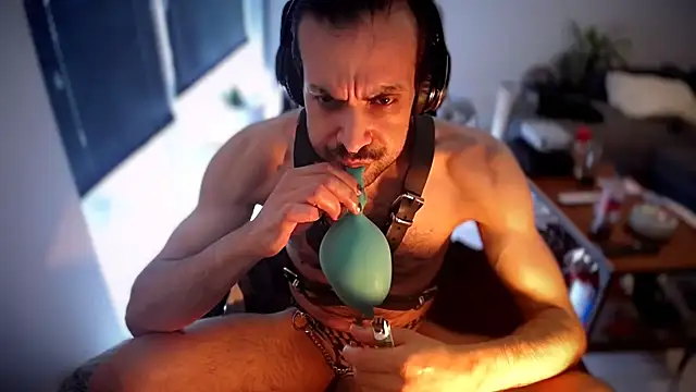 P4RtYBOII92 online show from 10.12.25